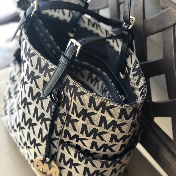 🌺🌹Michael kors signature logo tote bag - Picture 2 of 8